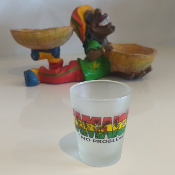Colorful Rasta-Themed Ashtray and Shot Glass Holder - New - Picture 2 of 2